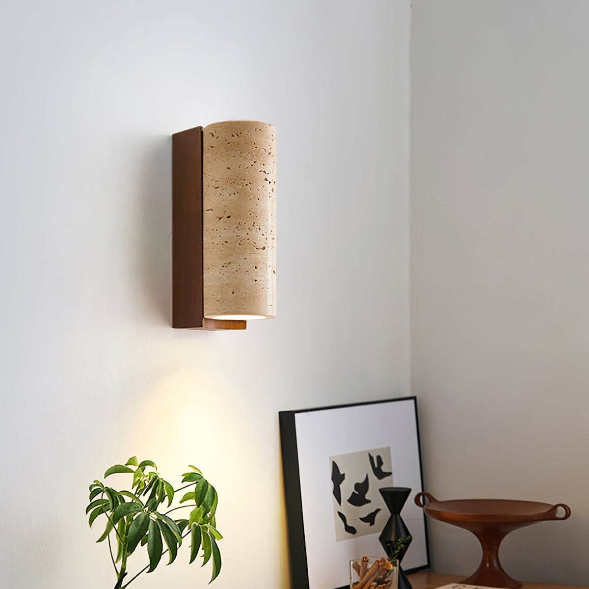 Applique murale Nula en travertin naturel — Design incurvé