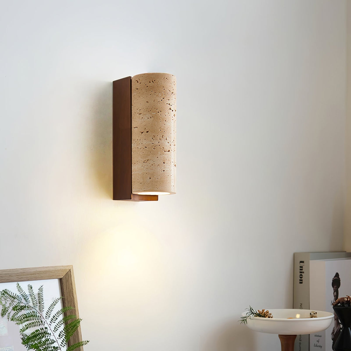 Applique murale Nula en travertin naturel — Design incurvé