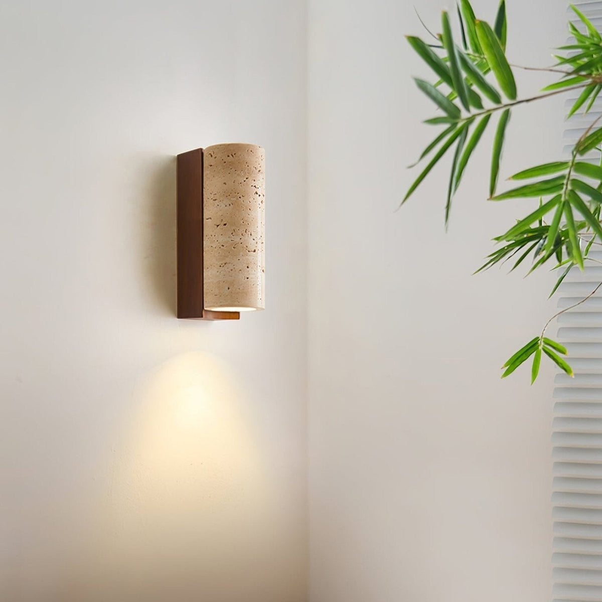 Applique murale Nula en travertin naturel — Design incurvé