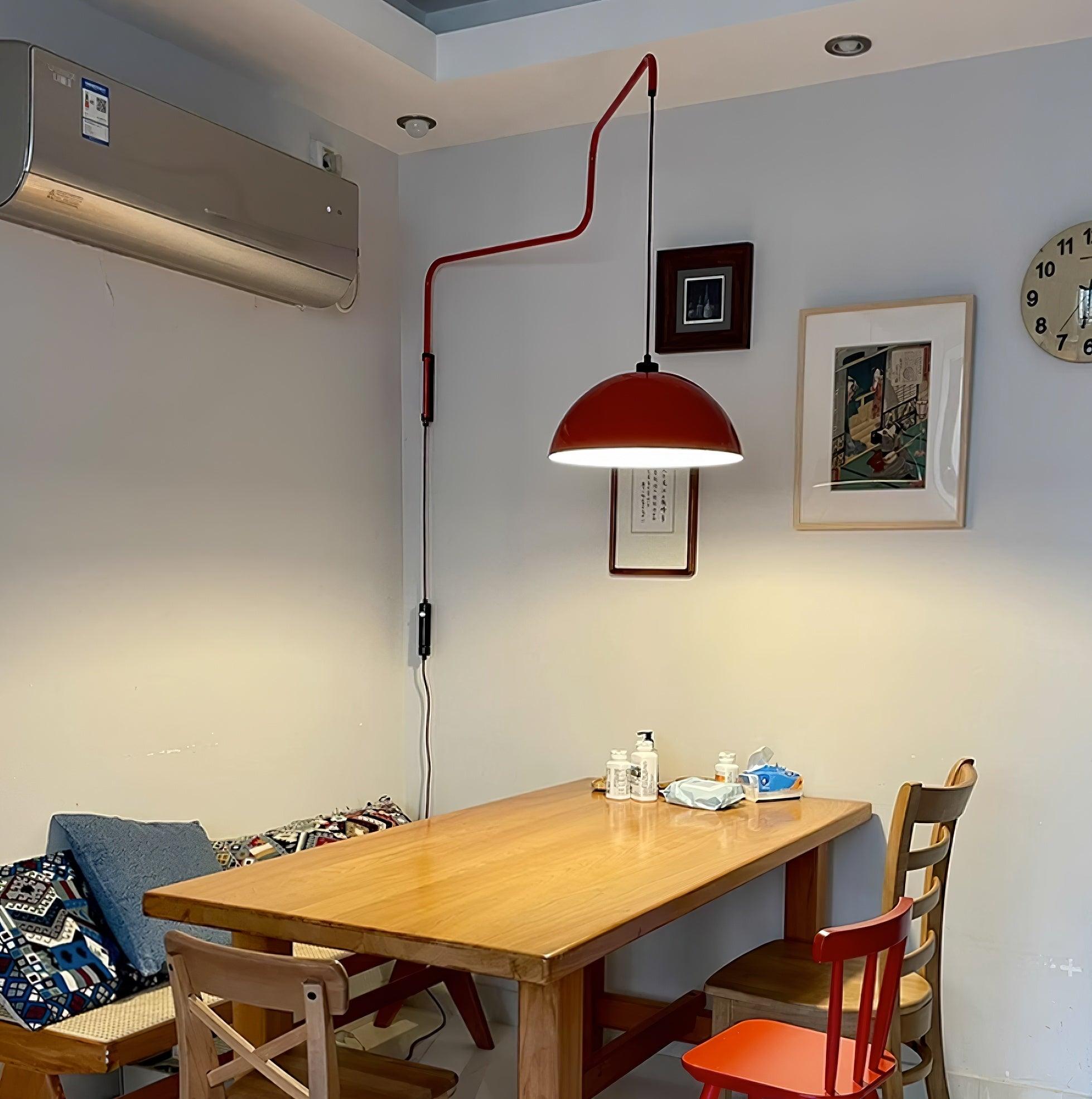 Lampada da parete Elio con spina — paralume orientabile da 40 cm, stelo regolabile