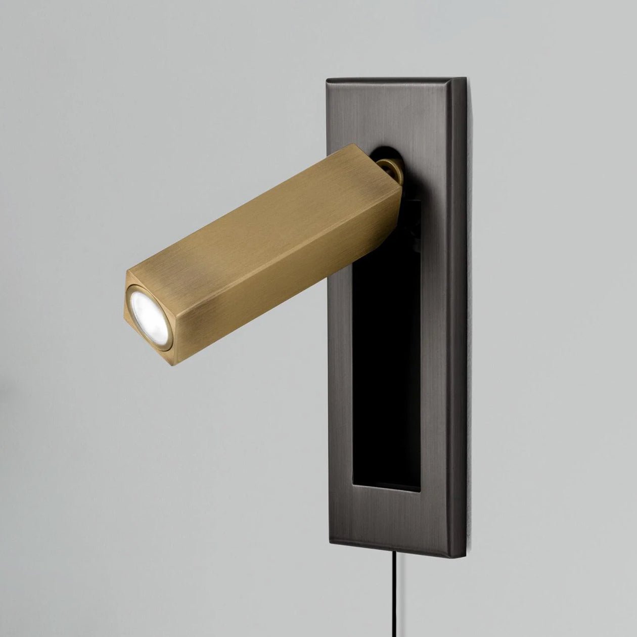 Embedded Bedside Plug - in Sconce - Vakkerlight