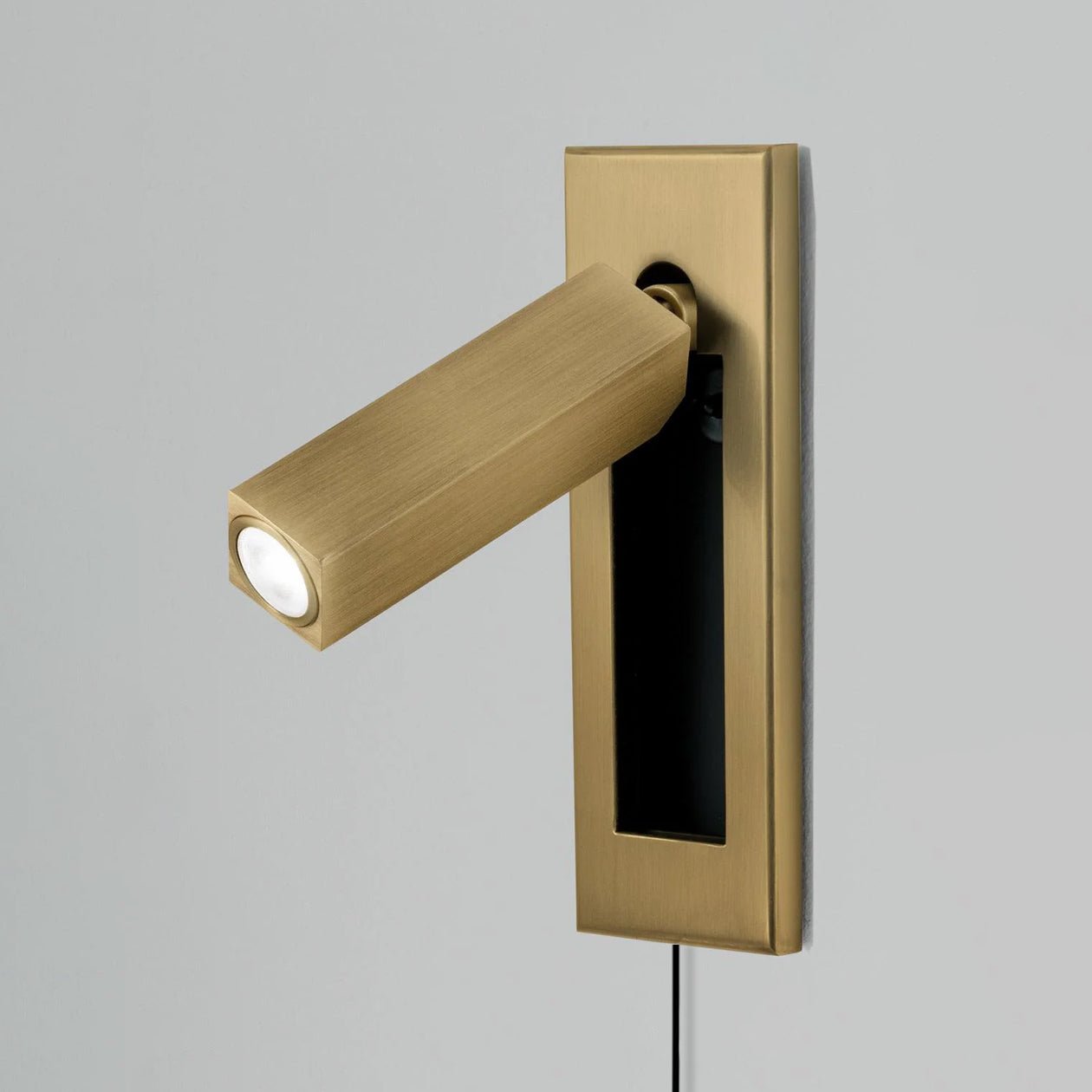 Embedded Bedside Plug - in Sconce - Vakkerlight