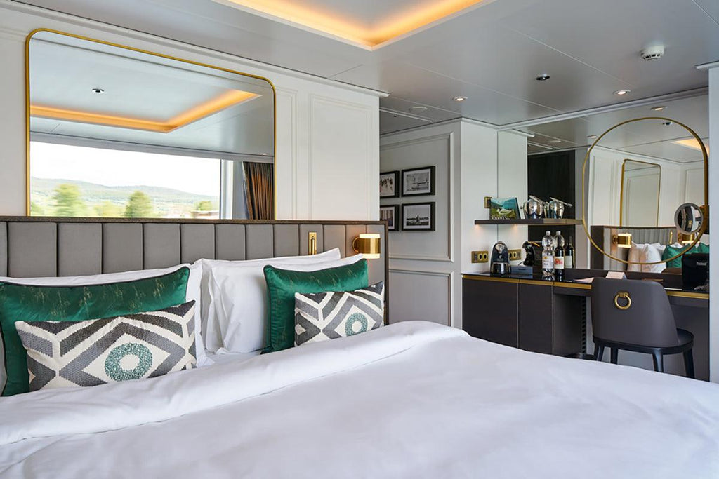 Applique da parete da comodino a incasso con tavolino integrato