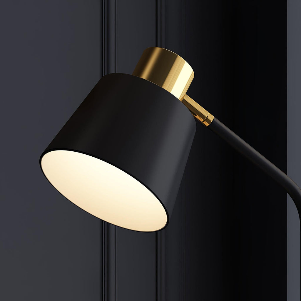 Stojací lampa Emmental — nastavitelný stínítko, štíhlý profil, černá základna