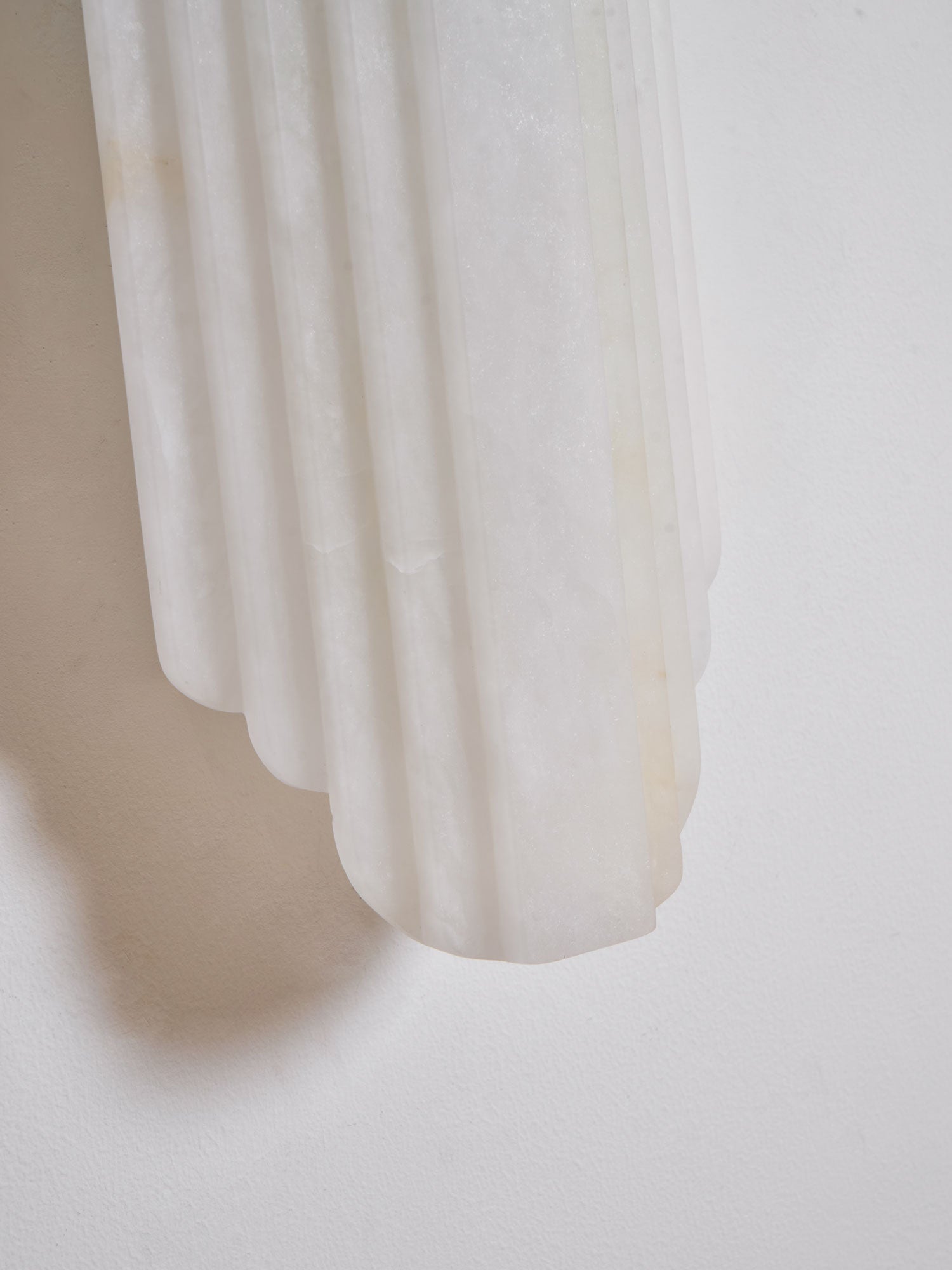 Nástěnné svítidlo Estelle Stacked Alabaster