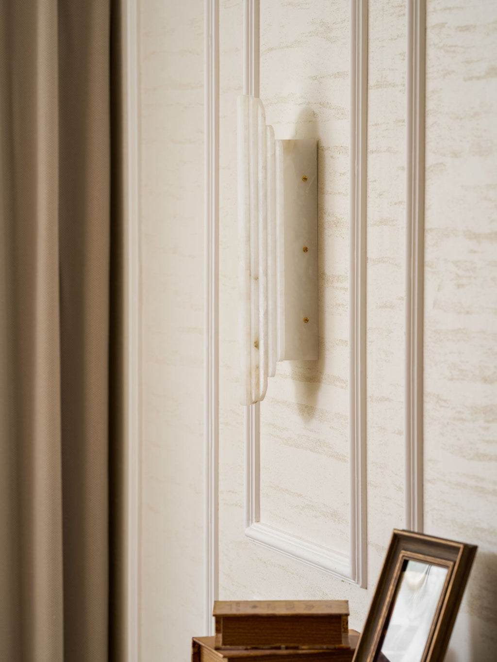 Nástěnné svítidlo Estelle Stacked Alabaster