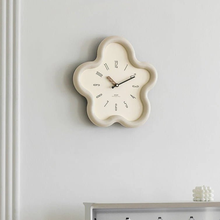 Orologio da parete con pendolo floreale 3D PetalPulse, movimento silenzioso per il soggiorno