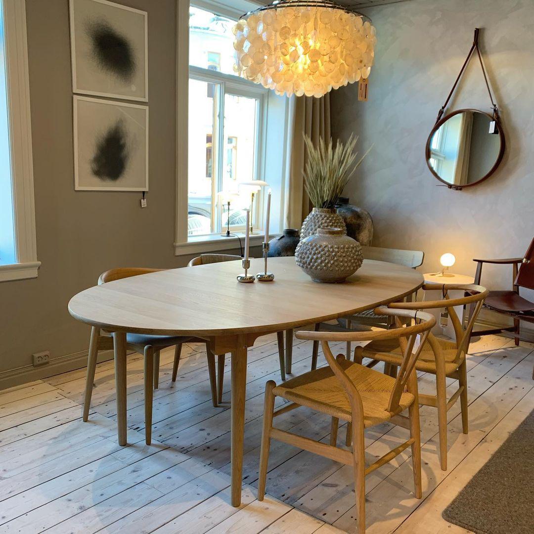 Kulatý lustr s více úrovněmi a skořepinami — design z průsvitných disků