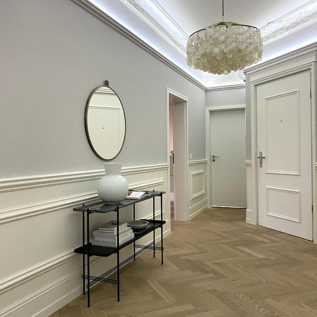 Kulatý lustr s více úrovněmi a skořepinami — design z průsvitných disků