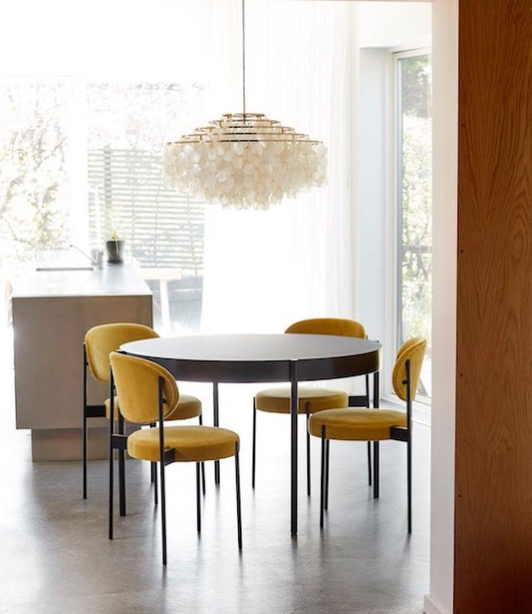 Kulatý lustr s více úrovněmi a skořepinami — design z průsvitných disků