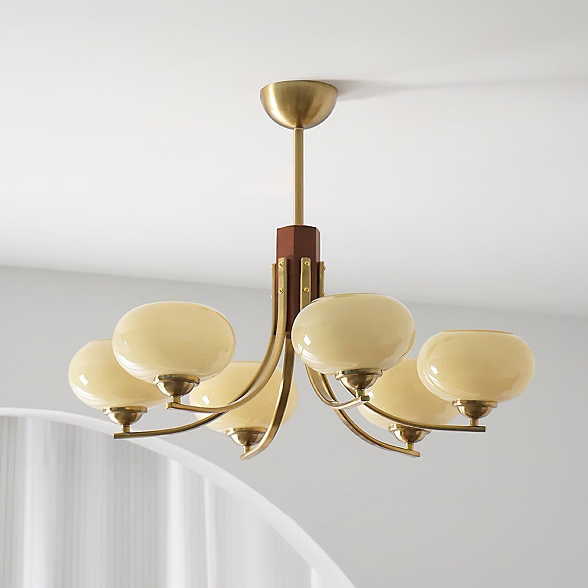 Auralyn 6 灯琥珀色玻璃球形吊灯 — 直径 75cm 吸顶灯