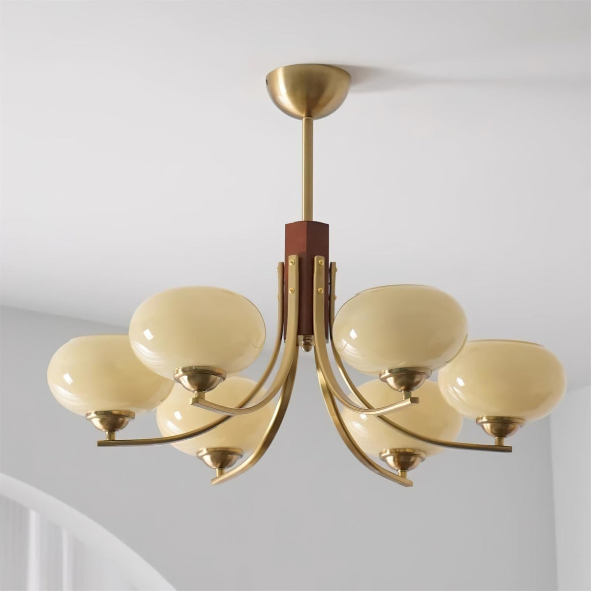 Auralyn 6 灯琥珀色玻璃球形吊灯 — 直径 75cm 吸顶灯