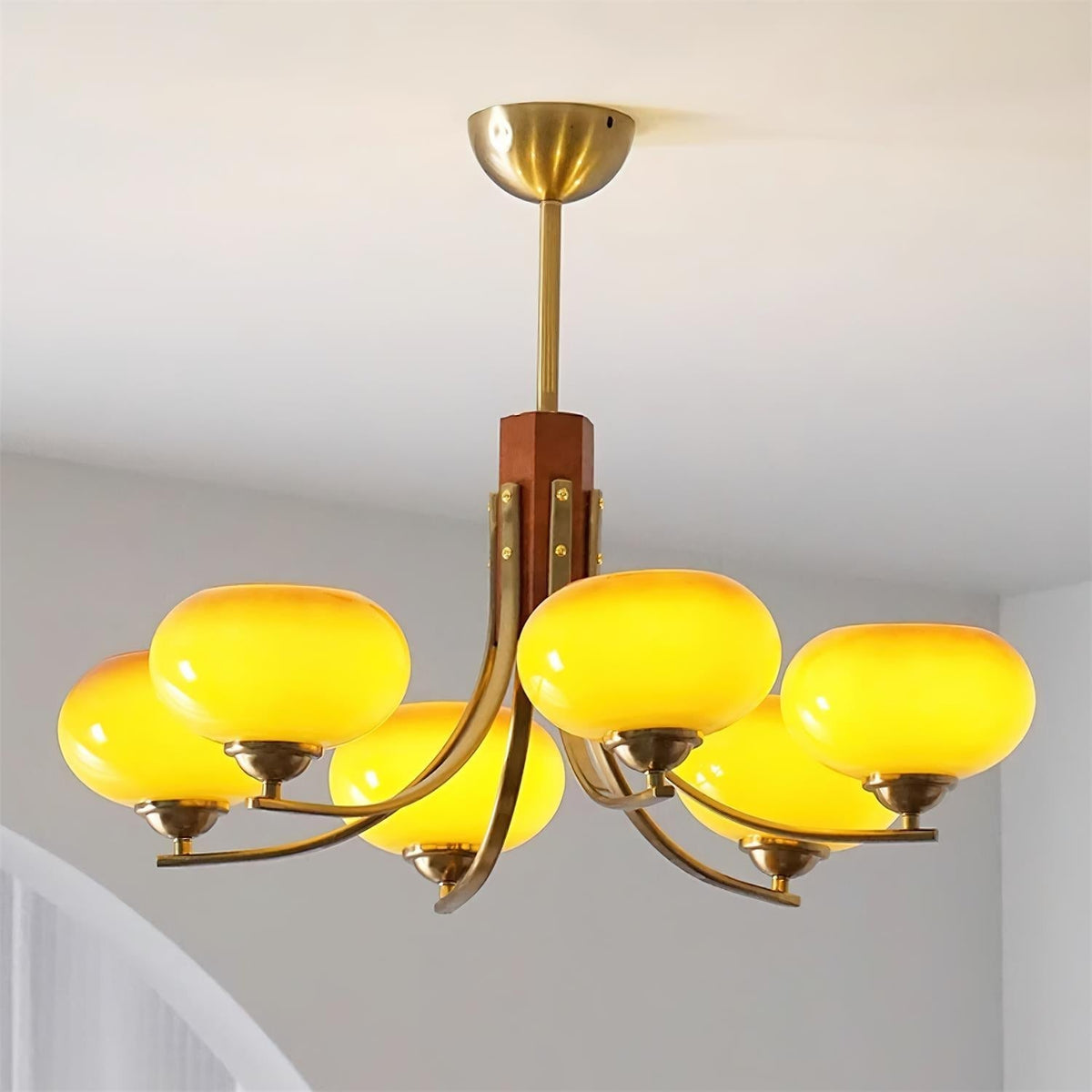 Auralyn 6 灯琥珀色玻璃球形吊灯 — 直径 75cm 吸顶灯