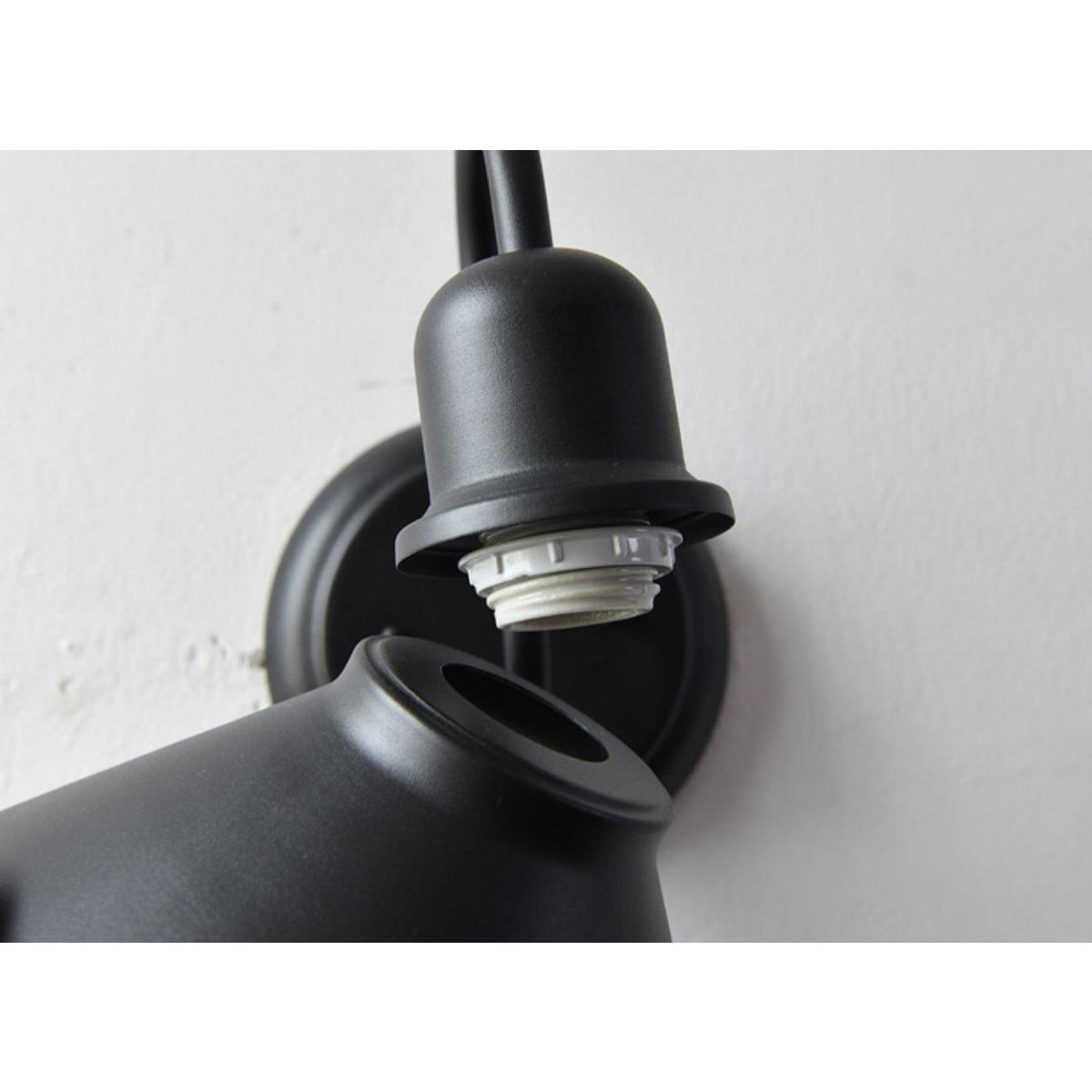Ray vintage utendørs vegglampe med kjegleform
