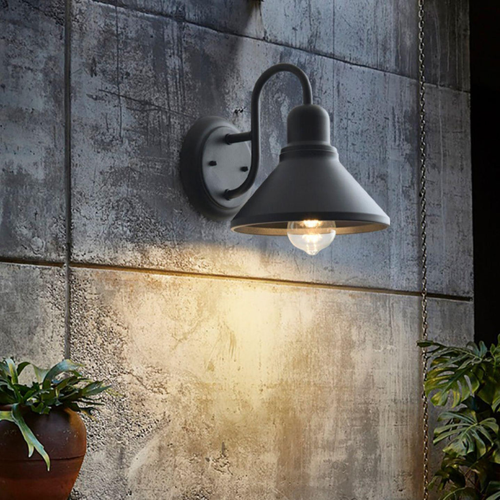 Ray vintage utendørs vegglampe med kjegleform