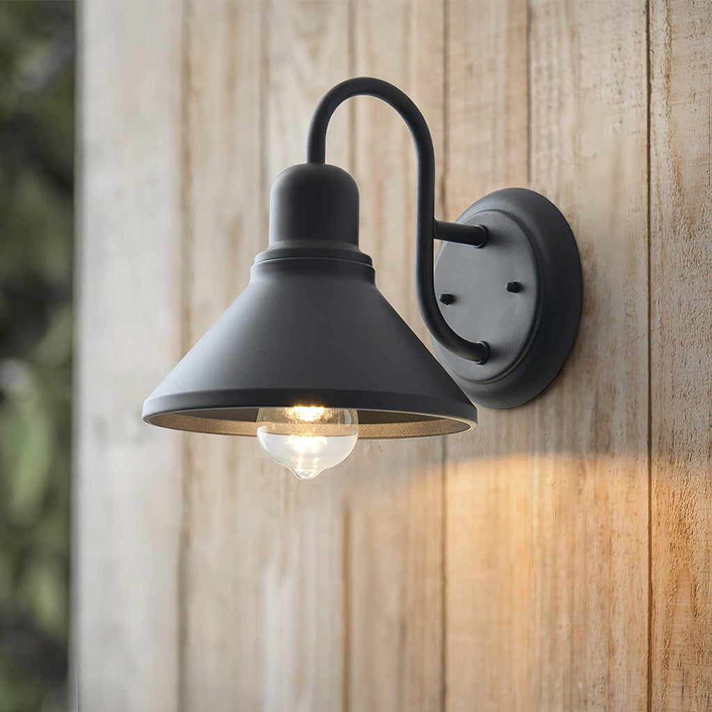 Ray vintage utendørs vegglampe med kjegleform