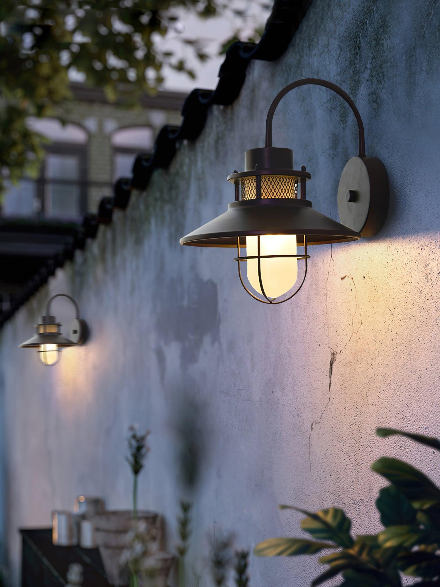 Marlo Outdoor Lamp | Orntli