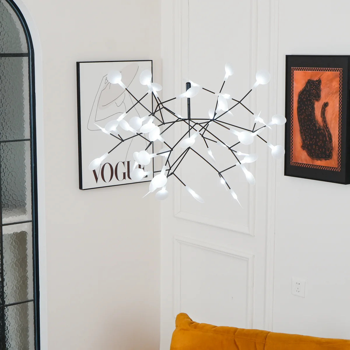 Současný stropní lustr Firefly — minimalistický design