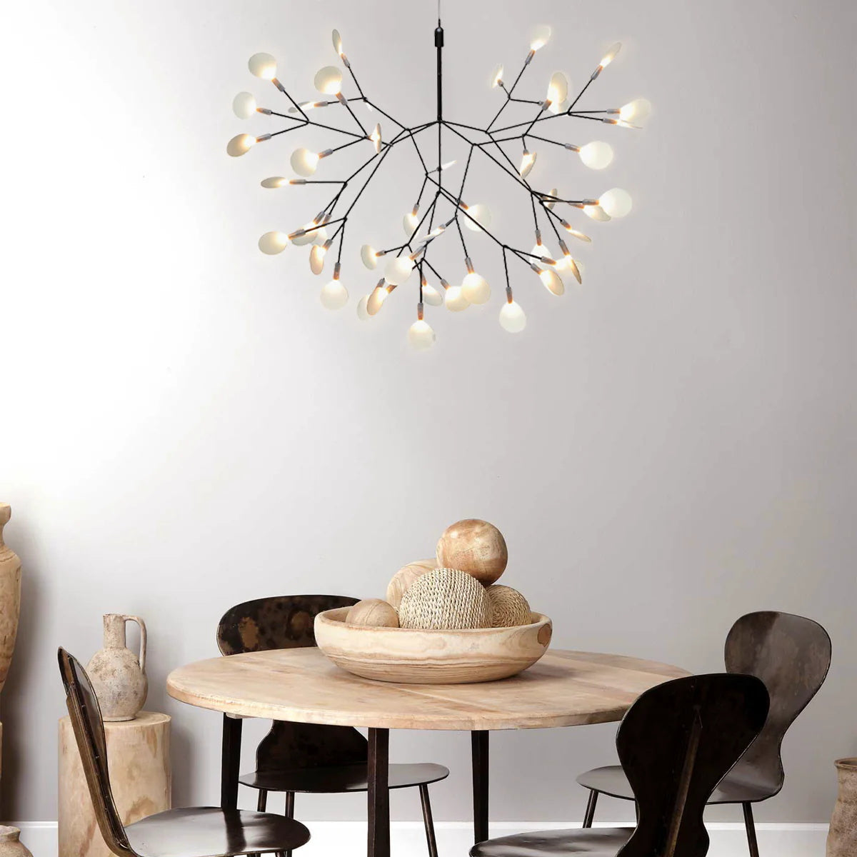 Současný stropní lustr Firefly — minimalistický design