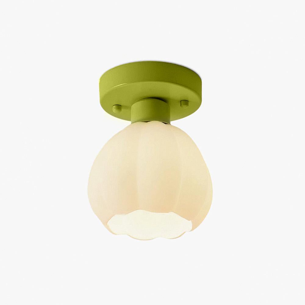 Półprzylegająca lampa sufitowa — kwiatowy klosz