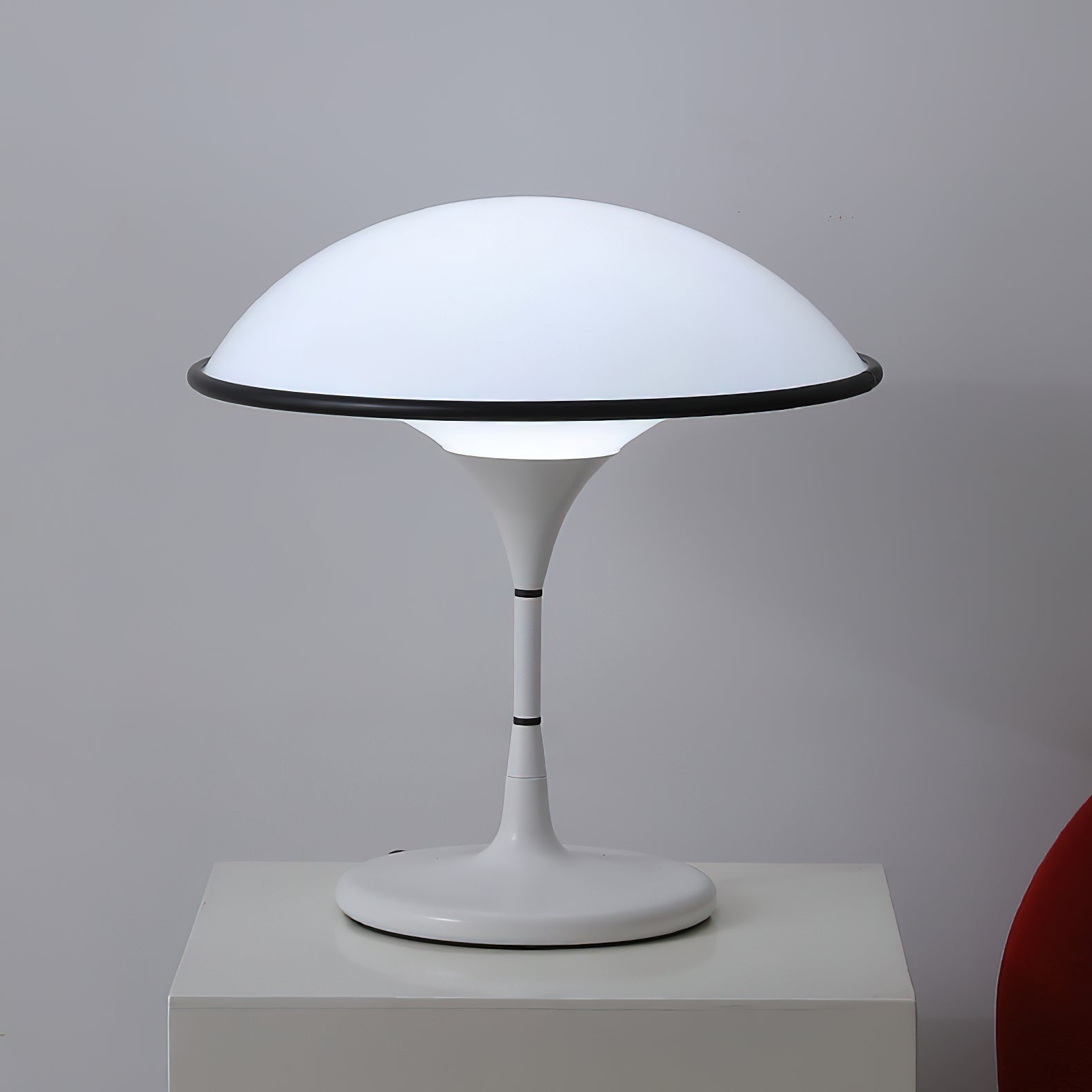 LumiFont - Candeeiro de mesa elegante com um design único