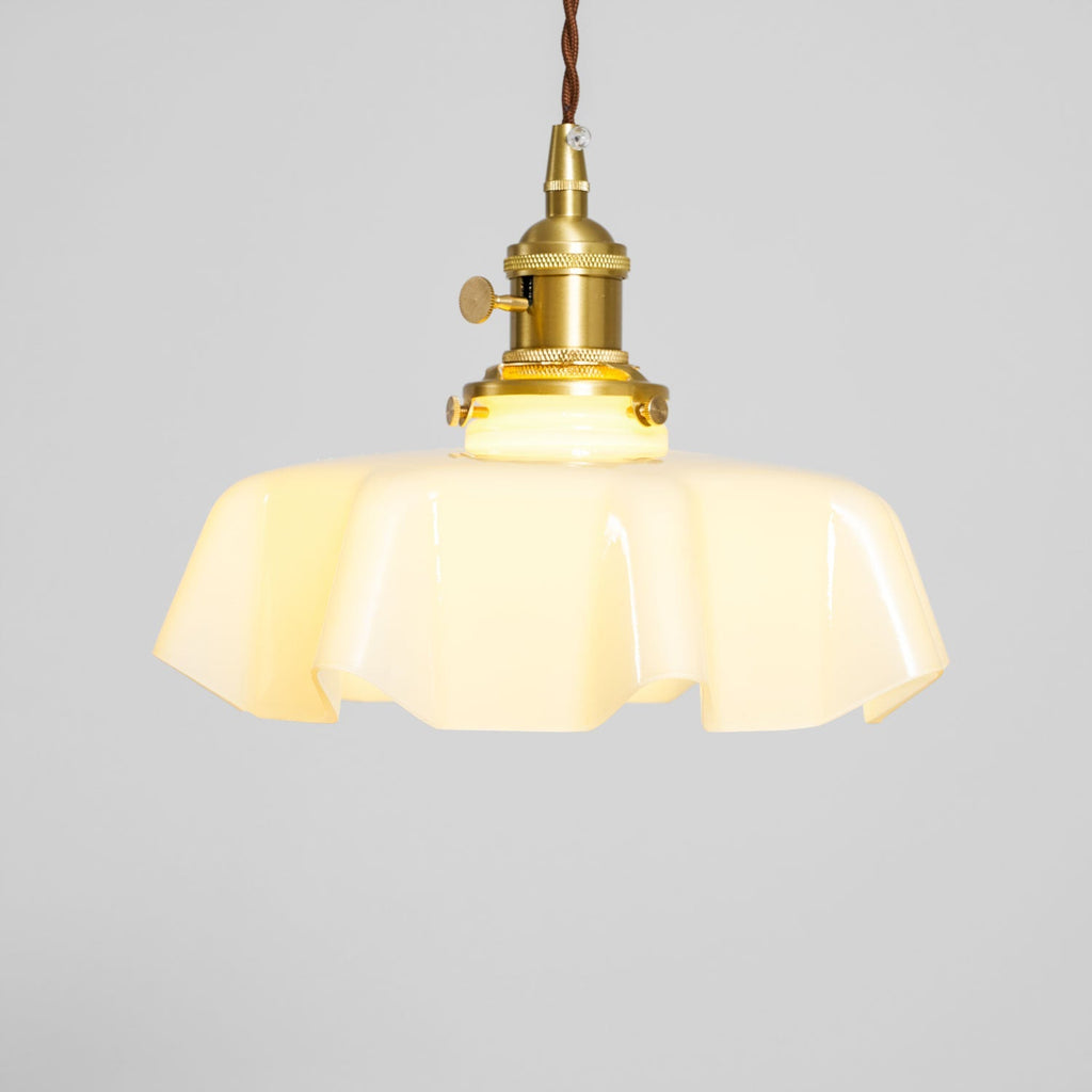 Francouzské květinové plisované závěsné svítidlo — vintage design osvětlení