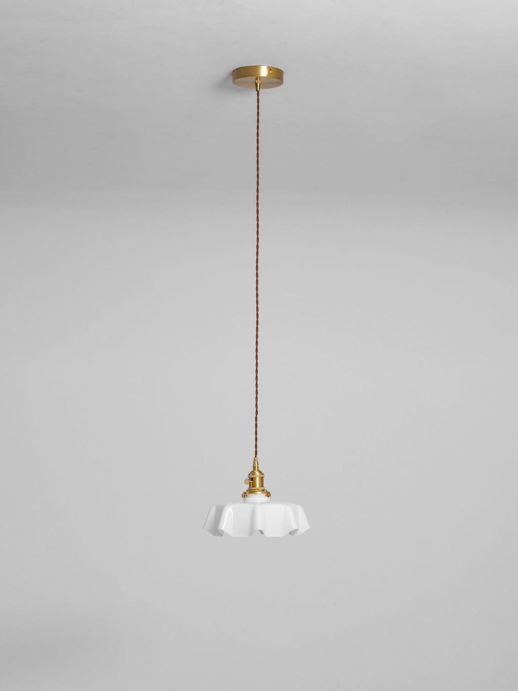 Francouzské květinové plisované závěsné svítidlo — vintage design osvětlení