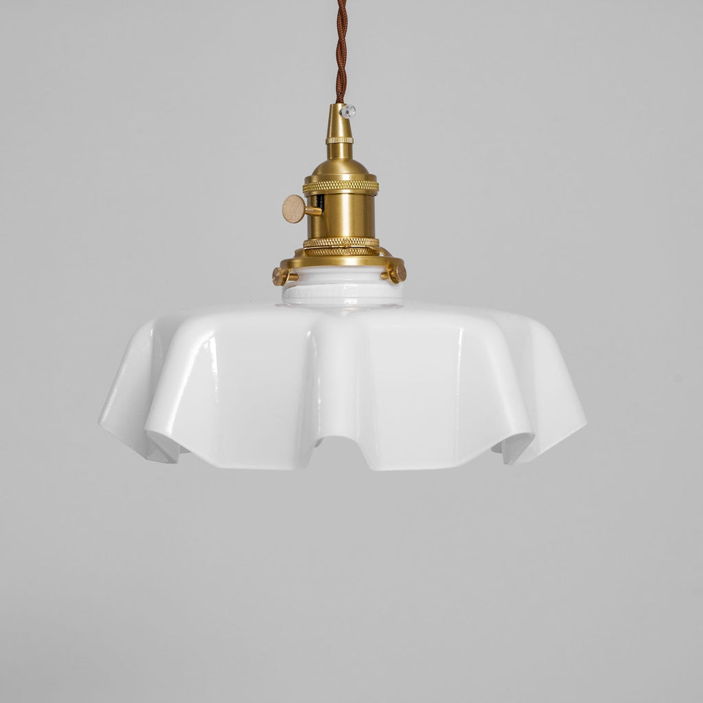 Francouzské květinové plisované závěsné svítidlo — vintage design osvětlení