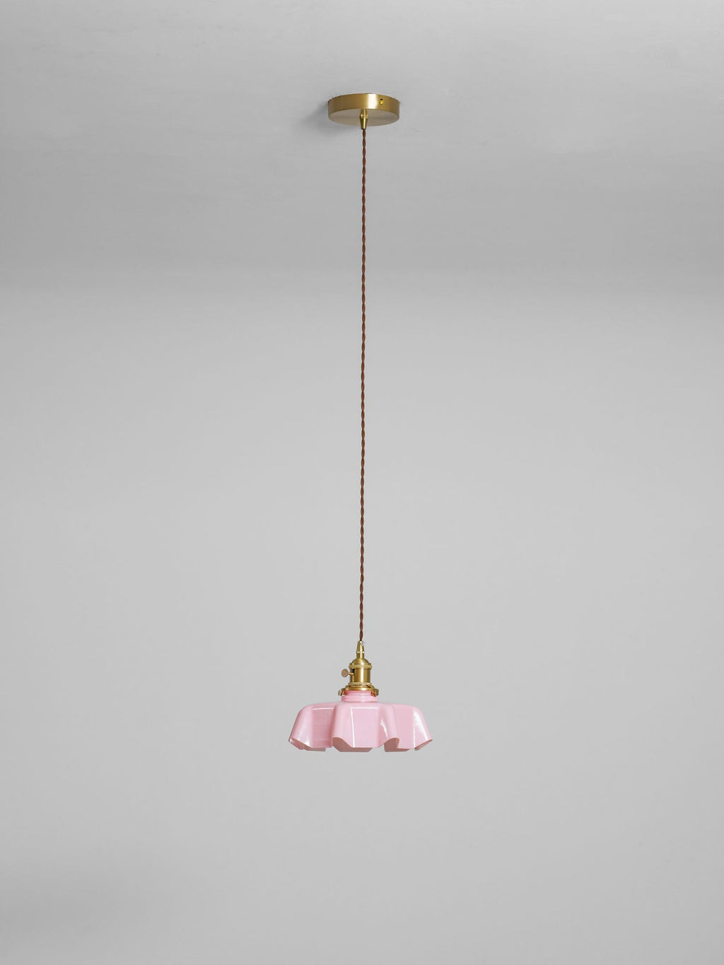Francouzské květinové plisované závěsné svítidlo — vintage design osvětlení