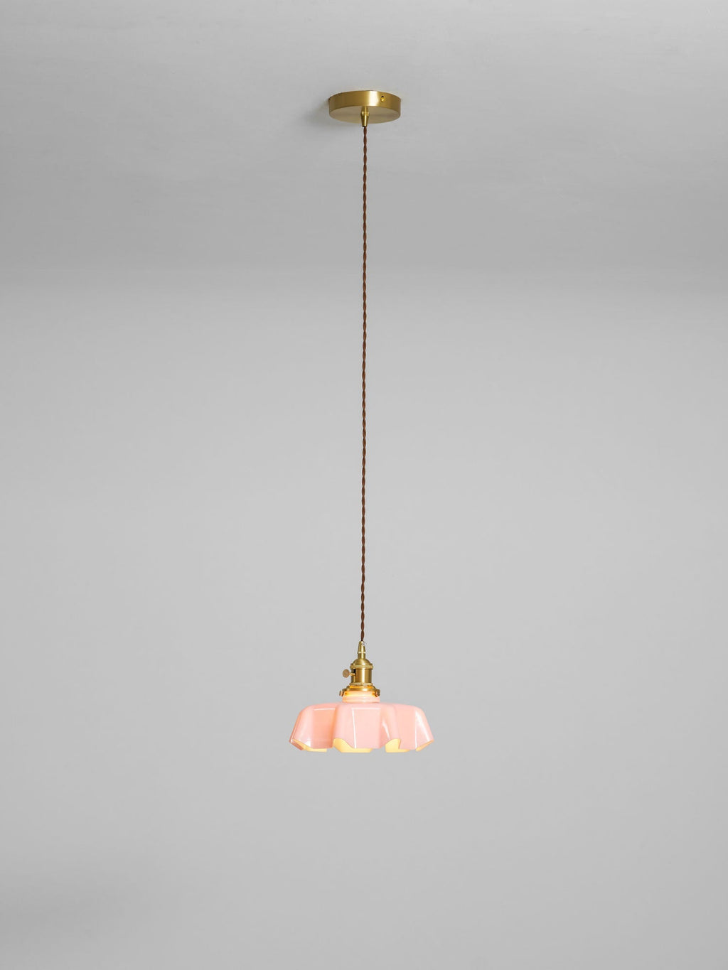 Francouzské květinové plisované závěsné svítidlo — vintage design osvětlení