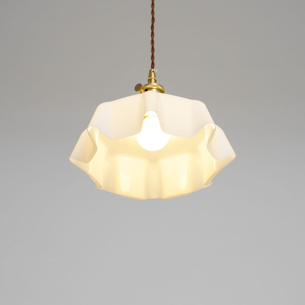 Francouzské květinové plisované závěsné svítidlo — vintage design osvětlení
