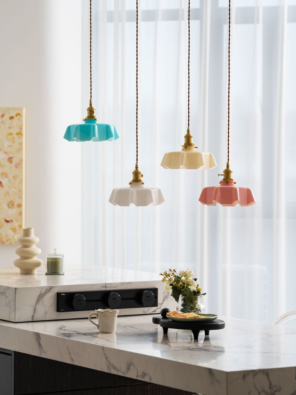 Francouzské květinové plisované závěsné svítidlo — vintage design osvětlení
