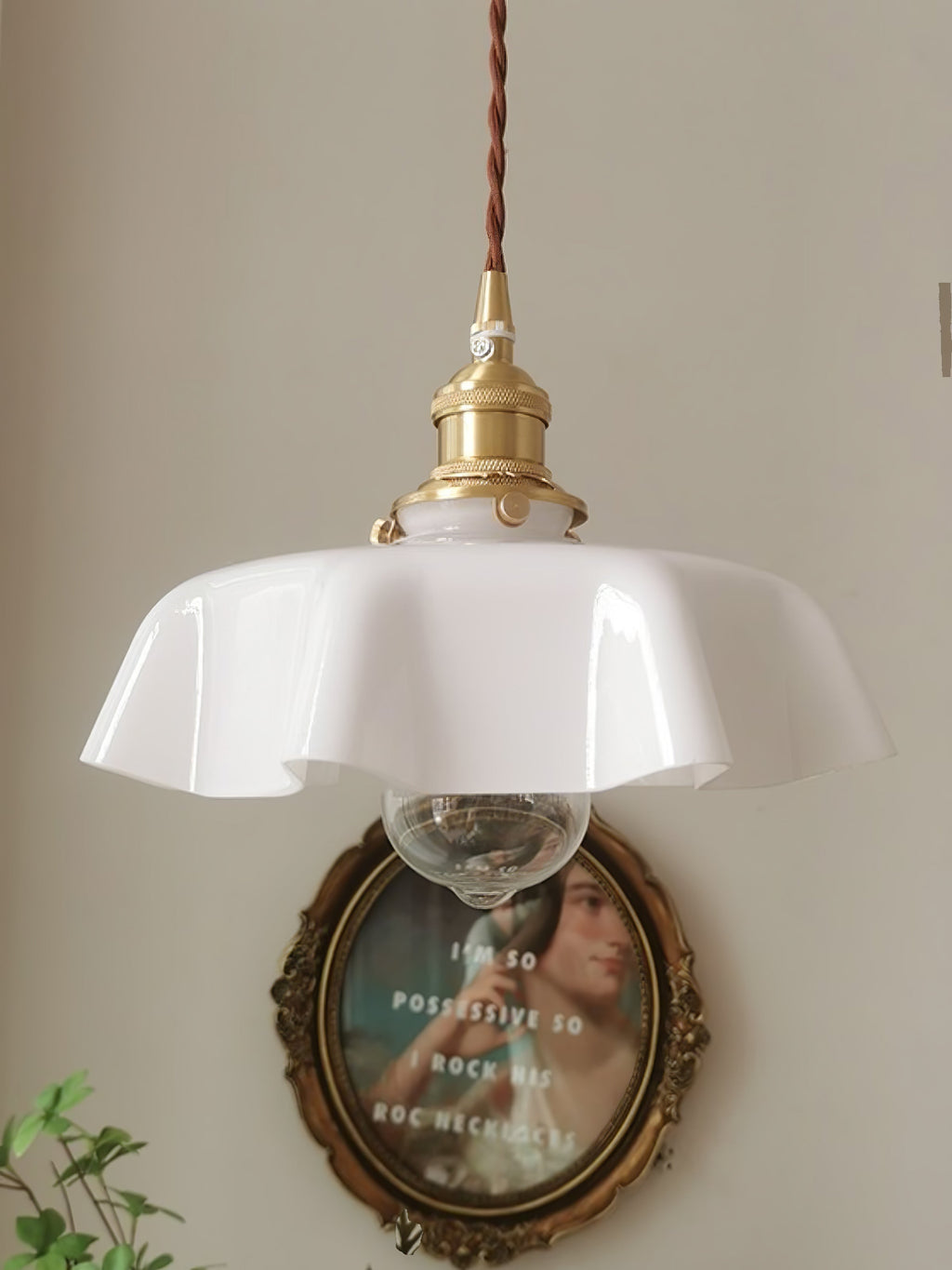 Francouzské květinové plisované závěsné svítidlo — vintage design osvětlení