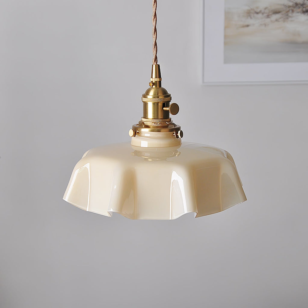 Francouzské květinové plisované závěsné svítidlo — vintage design osvětlení