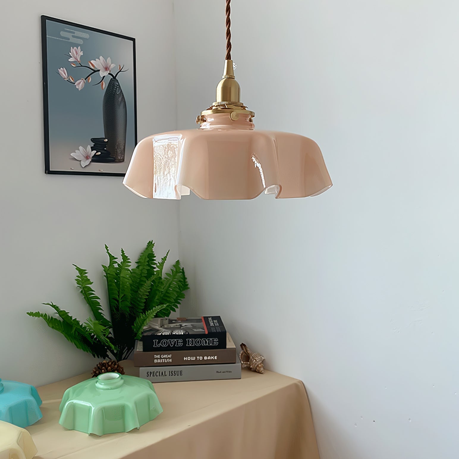 Francouzské květinové plisované závěsné svítidlo — vintage design osvětlení