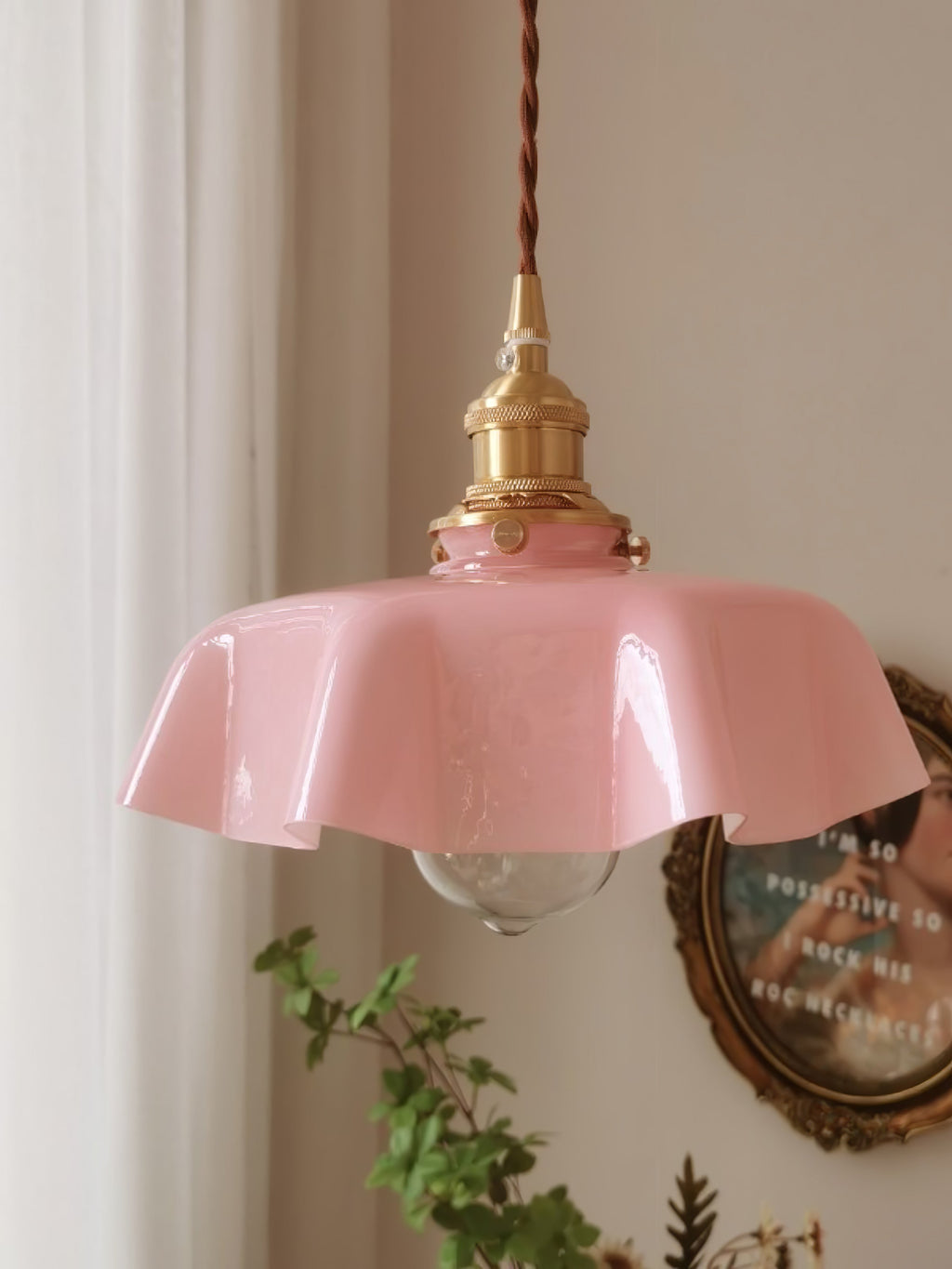 Francouzské květinové plisované závěsné svítidlo — vintage design osvětlení