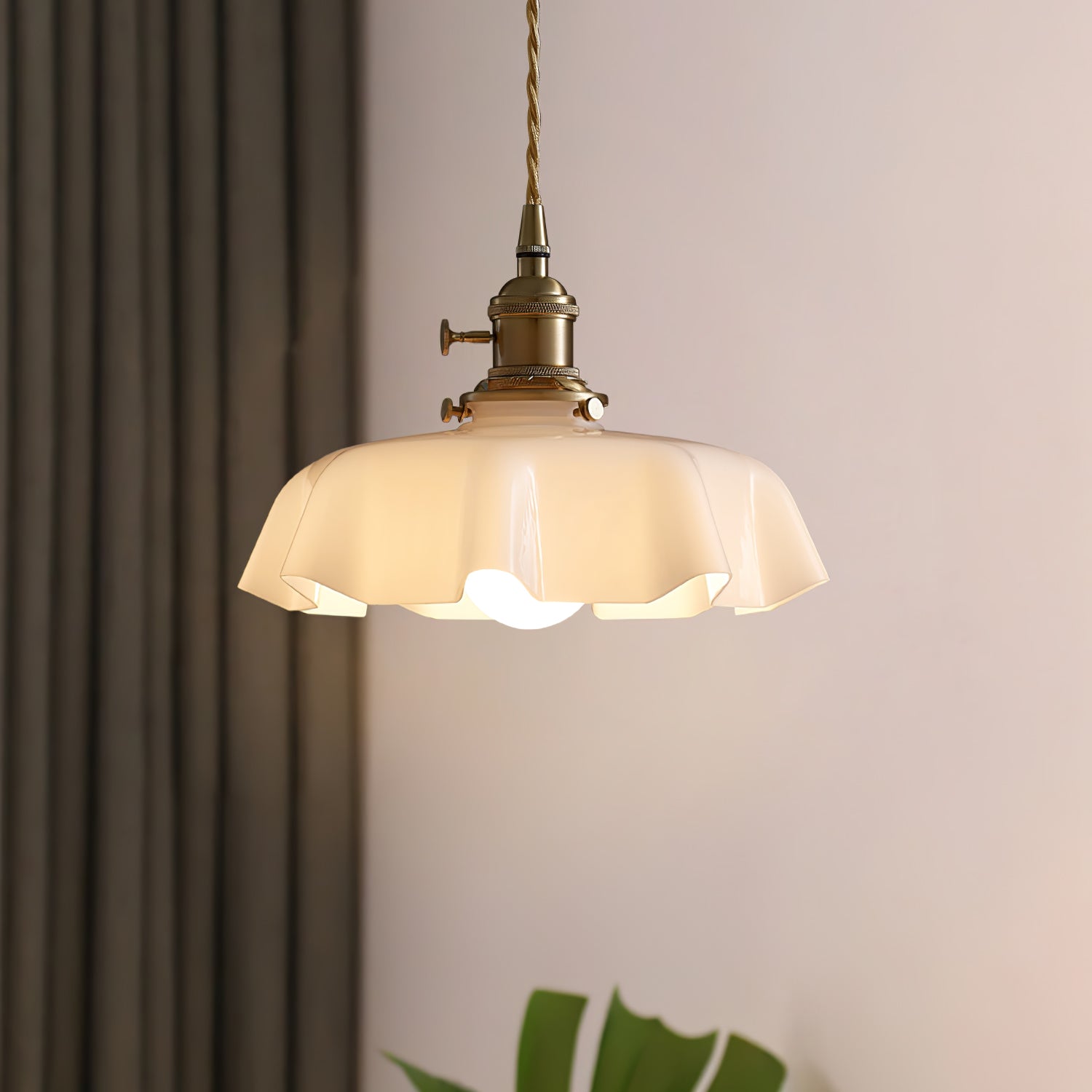 Fransk blomstertaklampa – radiell kronbladsformad kupol, Ø 25 cm