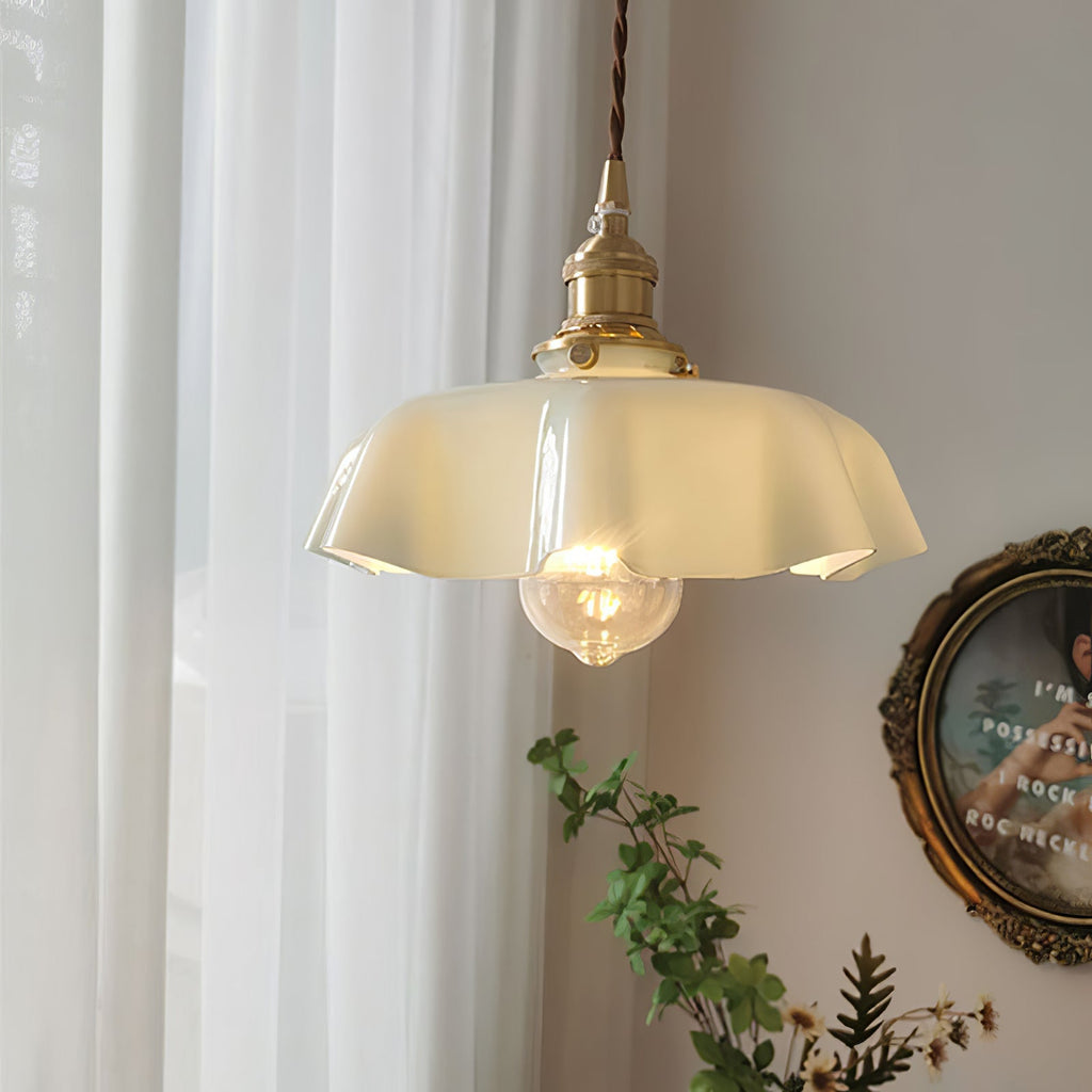 Fransk blomstertaklampa – radiell kronbladsformad kupol, Ø 25 cm