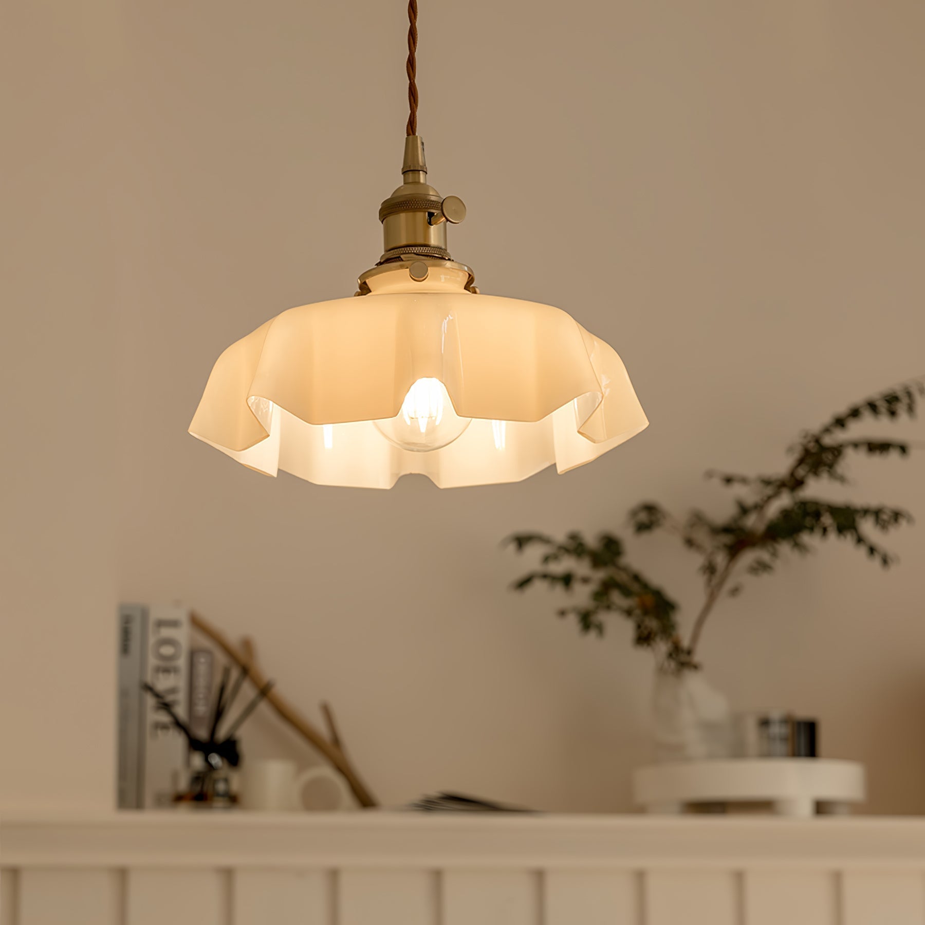 Fransk blomstertaklampa – radiell kronbladsformad kupol, Ø 25 cm
