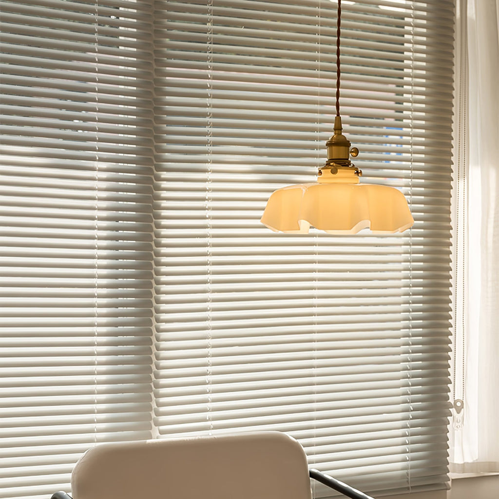 Fransk blomstertaklampa – radiell kronbladsformad kupol, Ø 25 cm