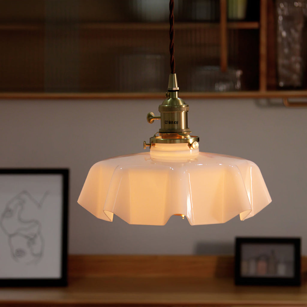 Fransk blomstertaklampa – radiell kronbladsformad kupol, Ø 25 cm