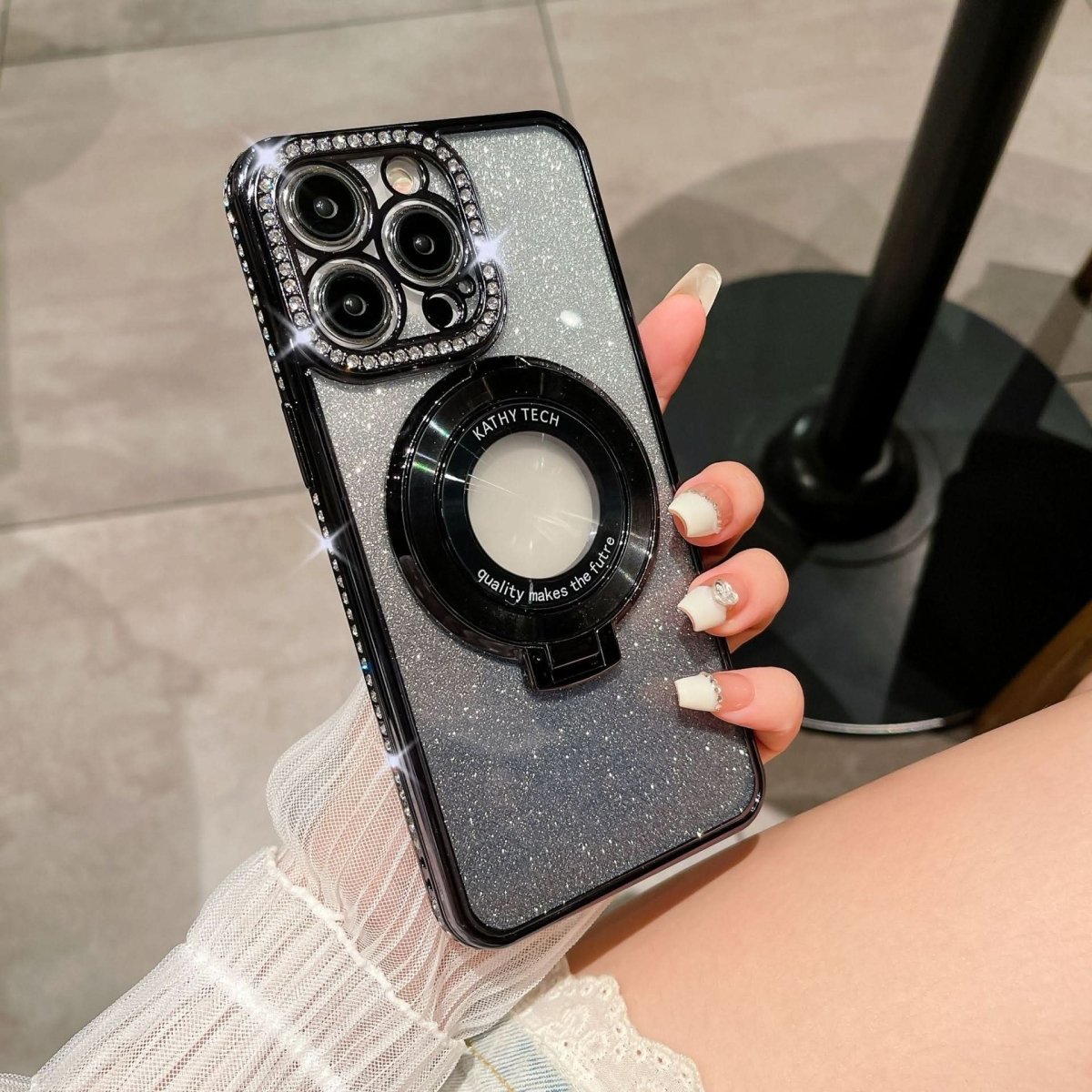 Třpytivý držák na telefon NovaHalo MagSafe pro iPhone s otočným kroužkem o 360° a bezpečným úchopem