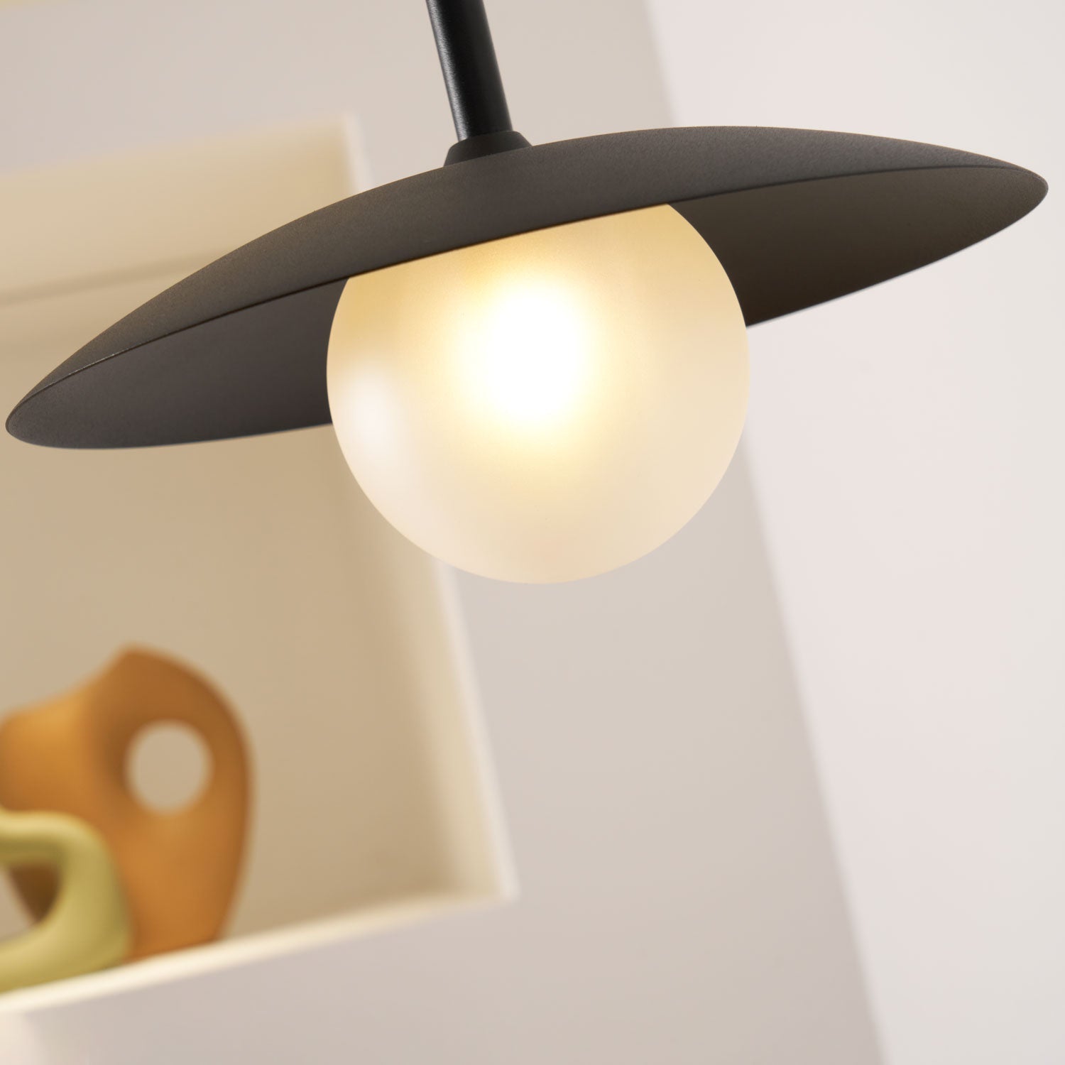 Gea Wandleuchte mit Schwenkarm und Stecksystem – geschwungenes Arm-Design, sanfte Beleuchtung