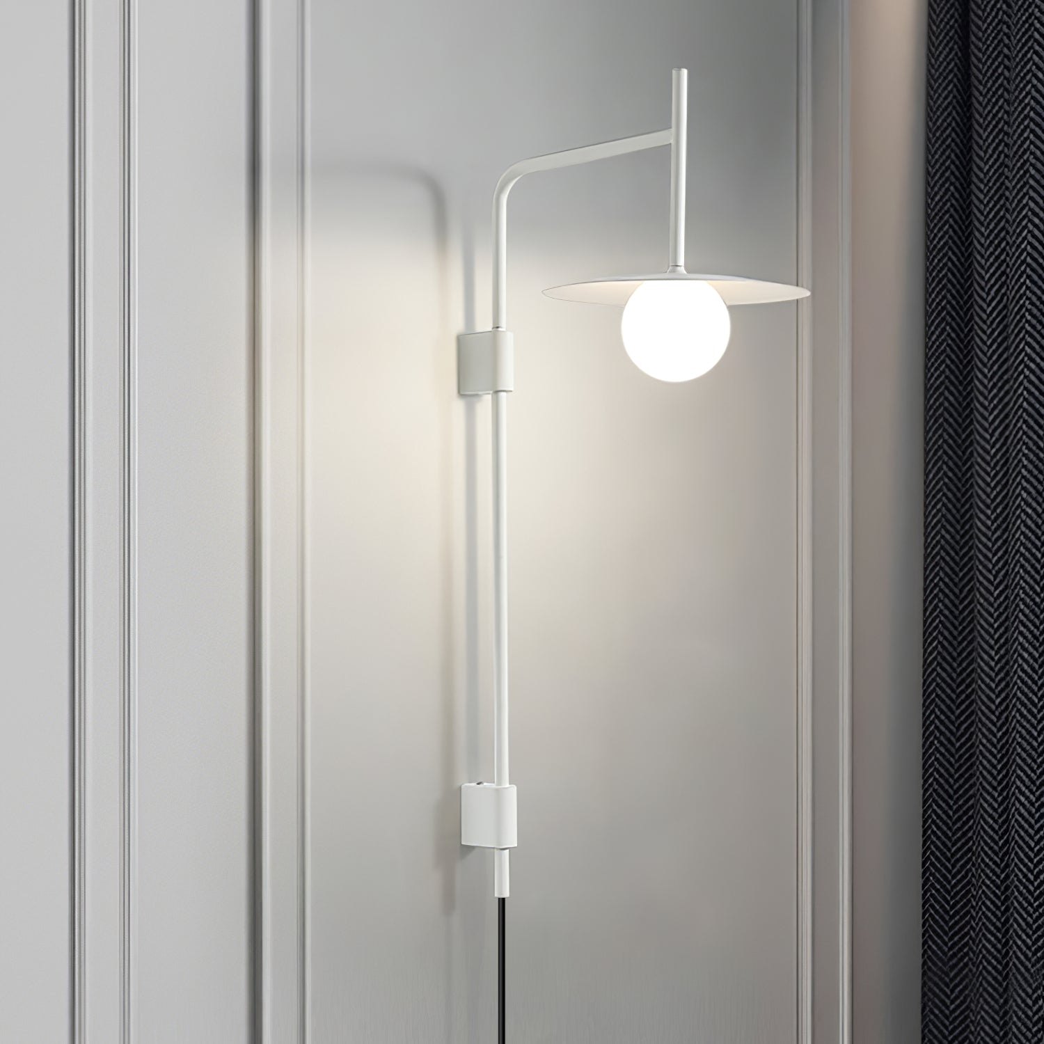 Gea Wandleuchte mit Schwenkarm und Stecksystem – geschwungenes Arm-Design, sanfte Beleuchtung