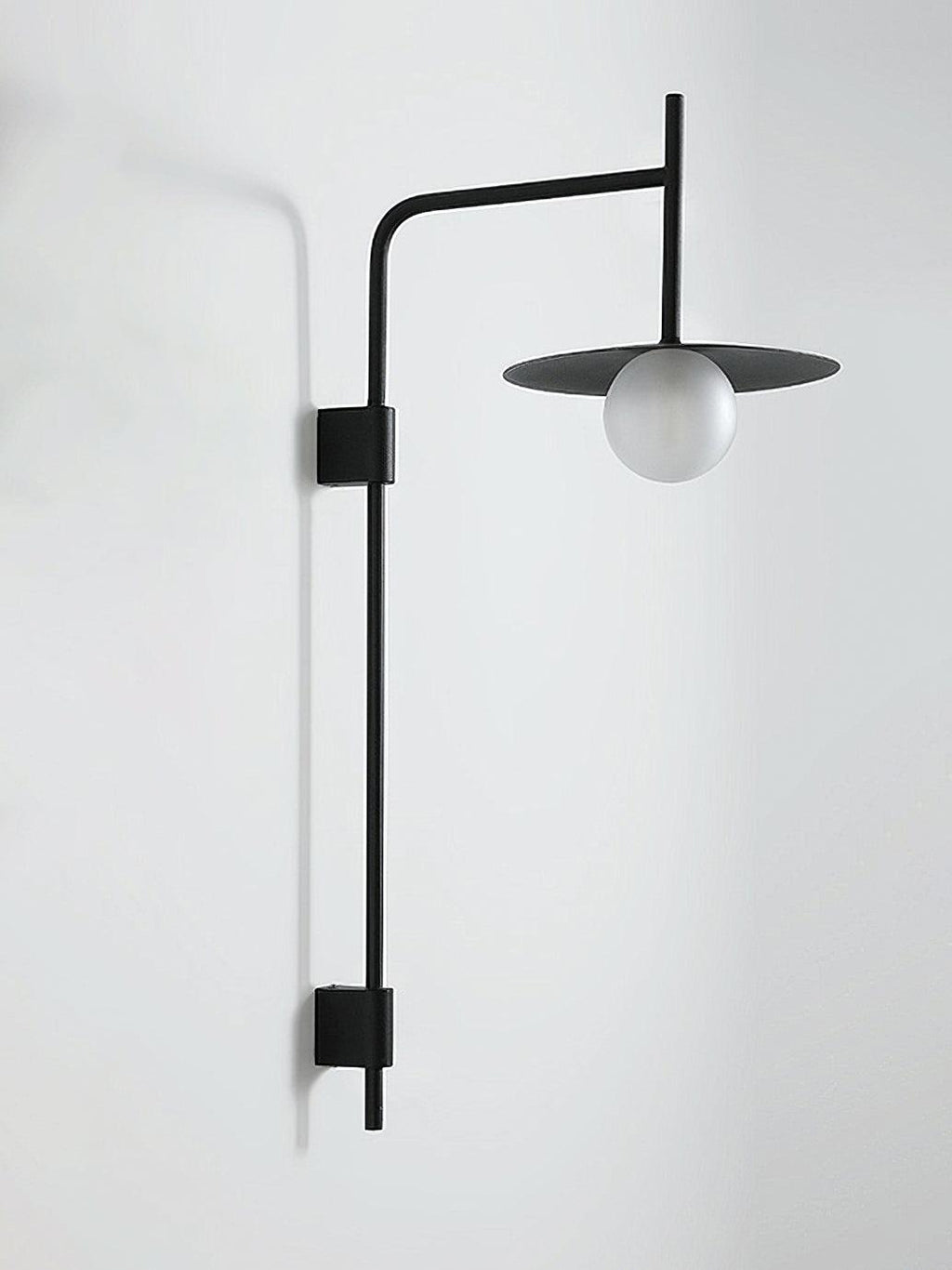 Gea Wandleuchte mit Schwenkarm und Stecksystem – geschwungenes Arm-Design, sanfte Beleuchtung
