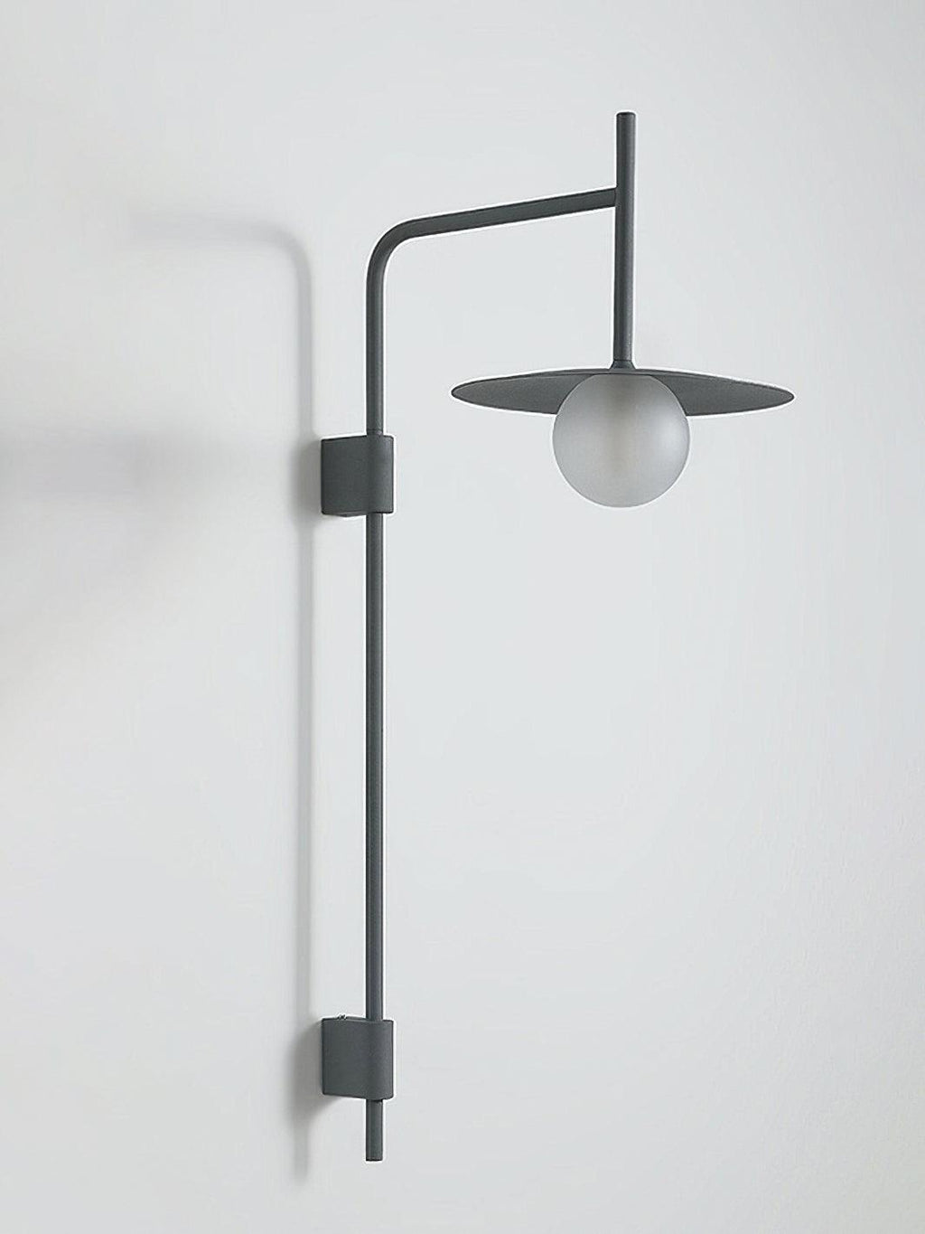 Gea Wandleuchte mit Schwenkarm und Stecksystem – geschwungenes Arm-Design, sanfte Beleuchtung