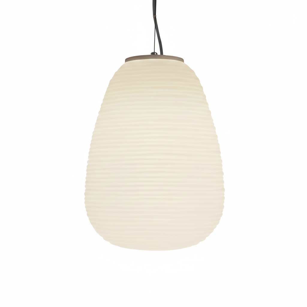 Pendellampa i räfflat opalglas – designbelysning med diffust ljus och stämningsbelysning