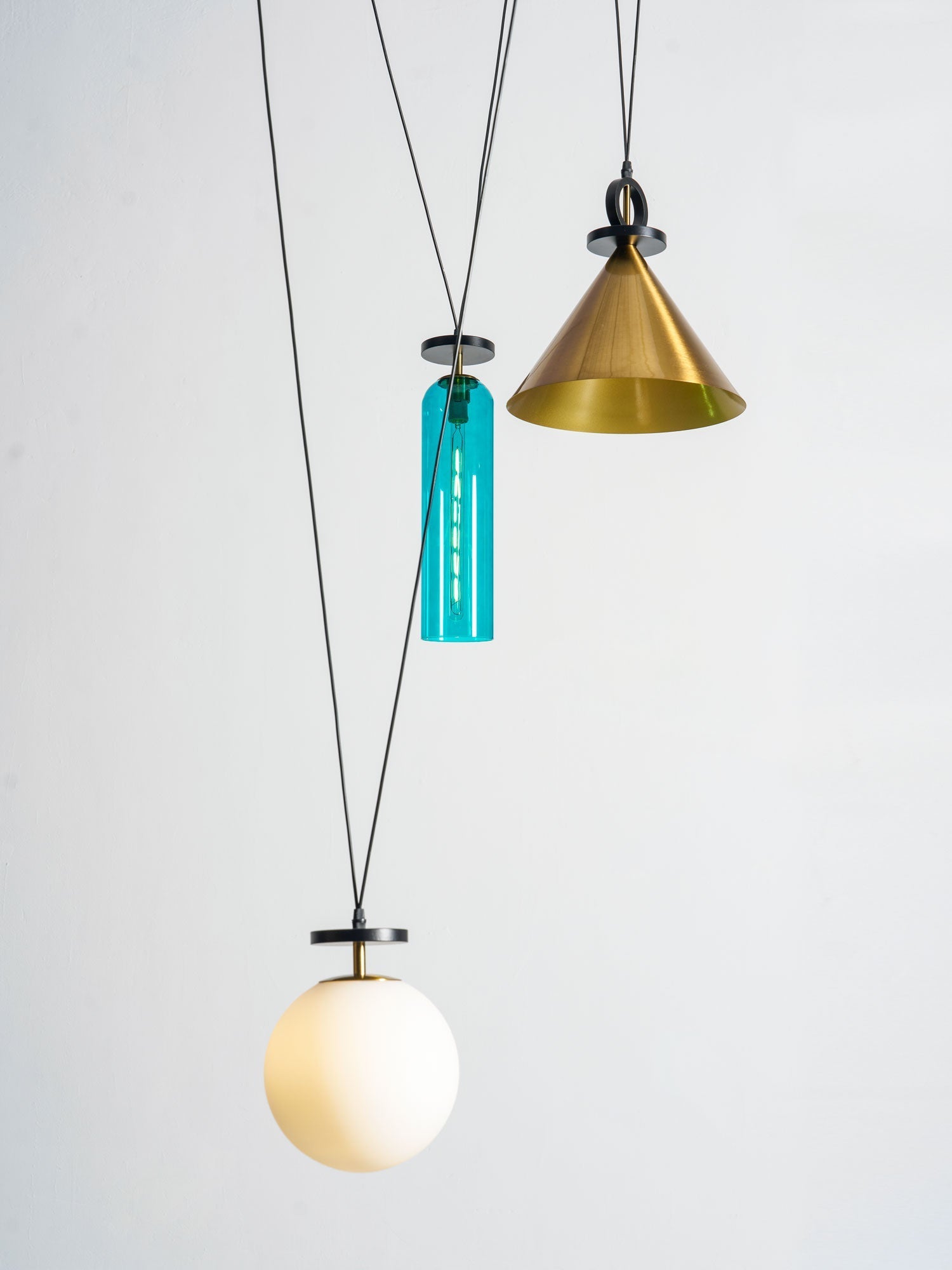 Moderne geometrische Pendelleuchte der Shape-Up-Serie
