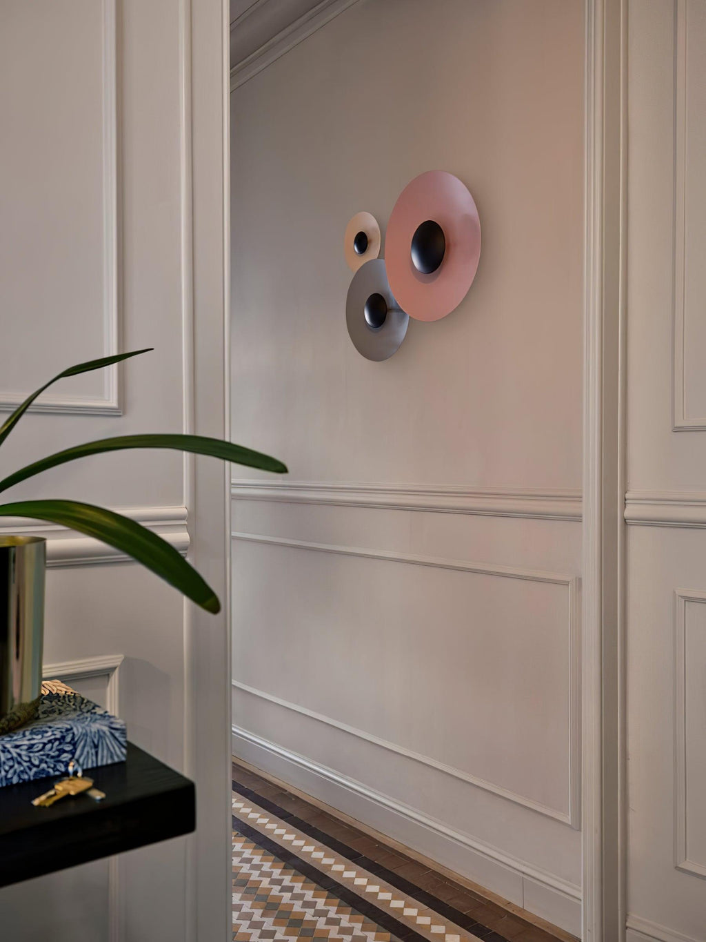Simplicity Glow Wall Light — Plug-In Mount, Direct Illumination