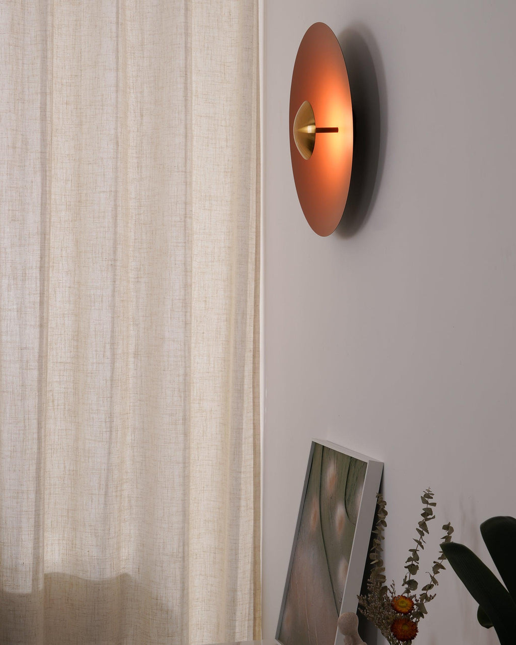 Simplicity Glow Wall Light — Plug-In Mount, Direct Illumination